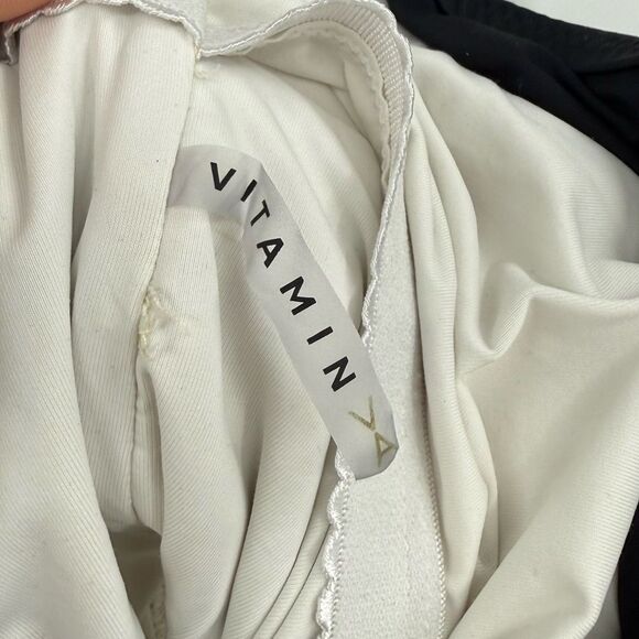 Vitamin A Dea One Piece Textured Swimsuit in White/Black | Small - Picture 8 of 9